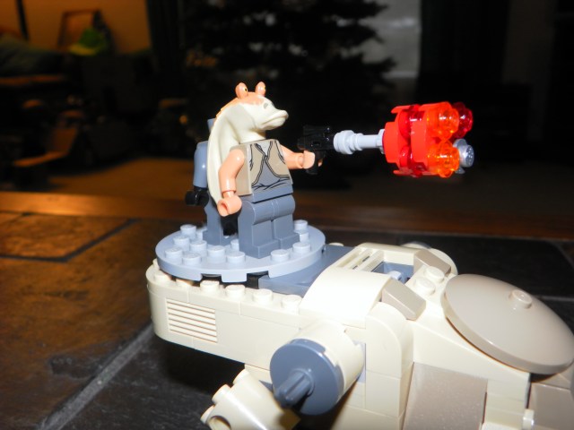There used to be a lazer turret here. But after Big Man tore that off, Jar Jar makes a good substitute.